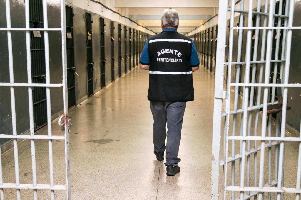 Entidades cobram medidas rígidas de controle da Covid nas prisões do PR