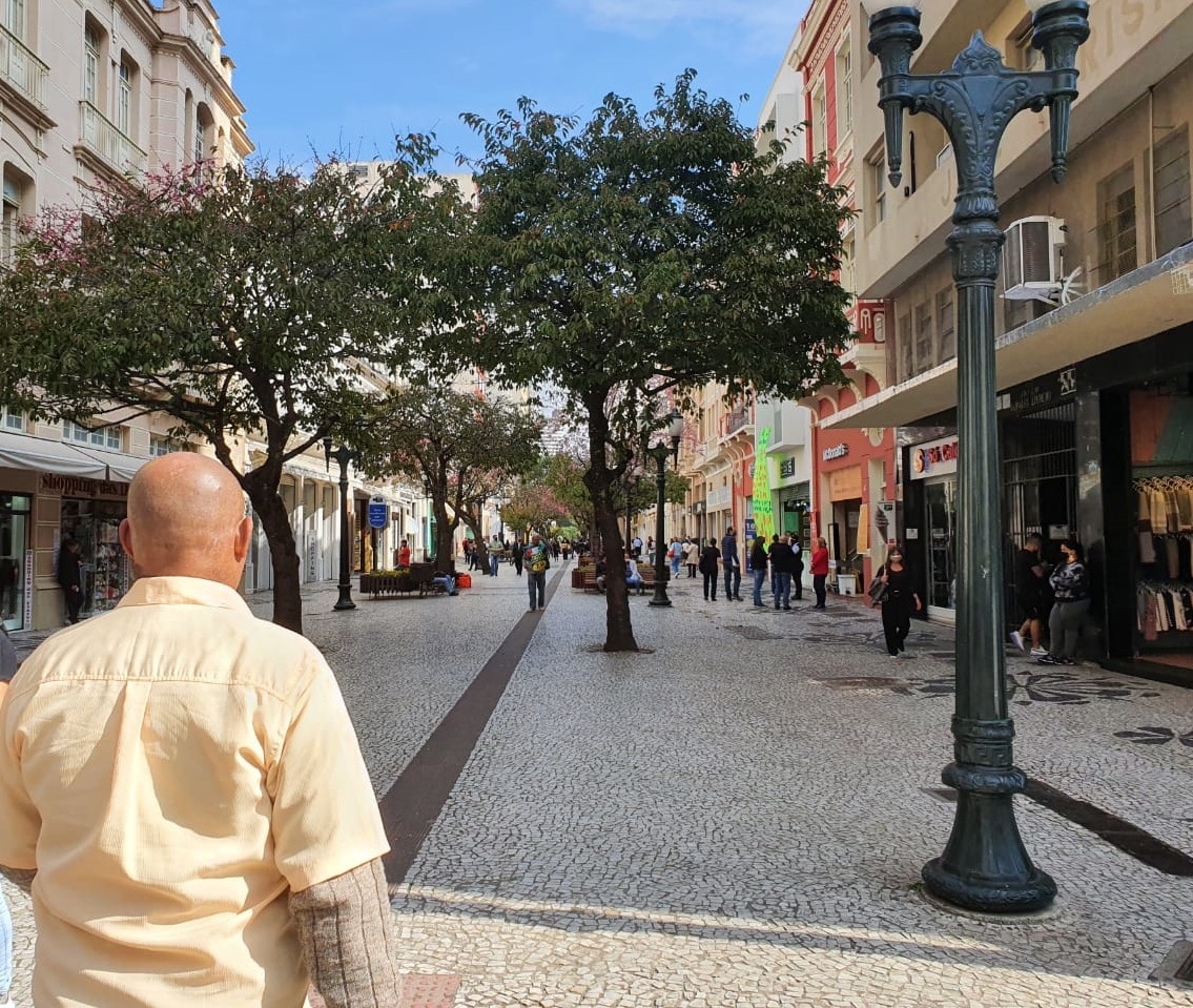 Em Curitiba, 3,7 mil pessoas podem transmitir coronavírus