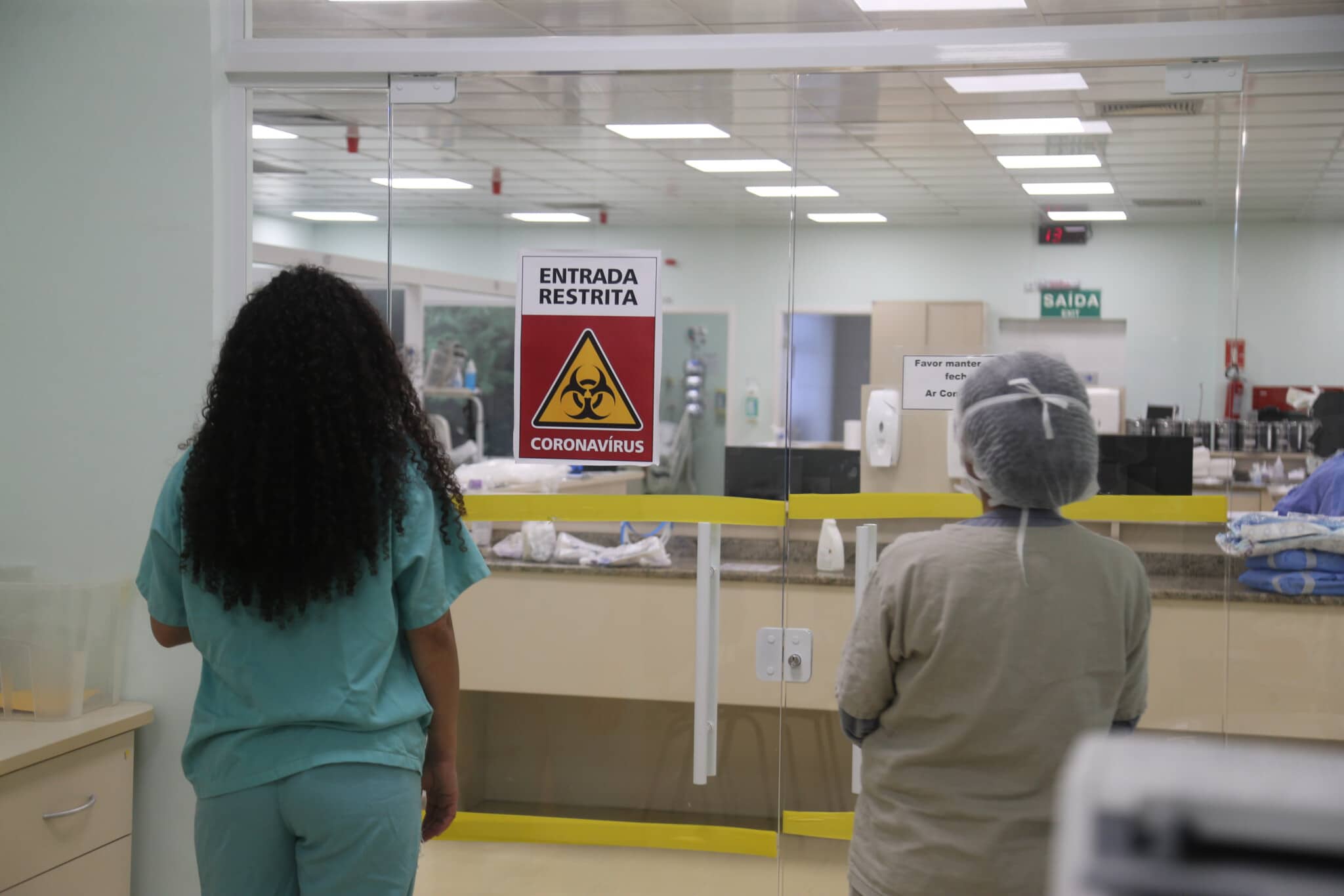 Quatro hospitais de Curitiba estão com 100% das UTIs Covid ocupadas