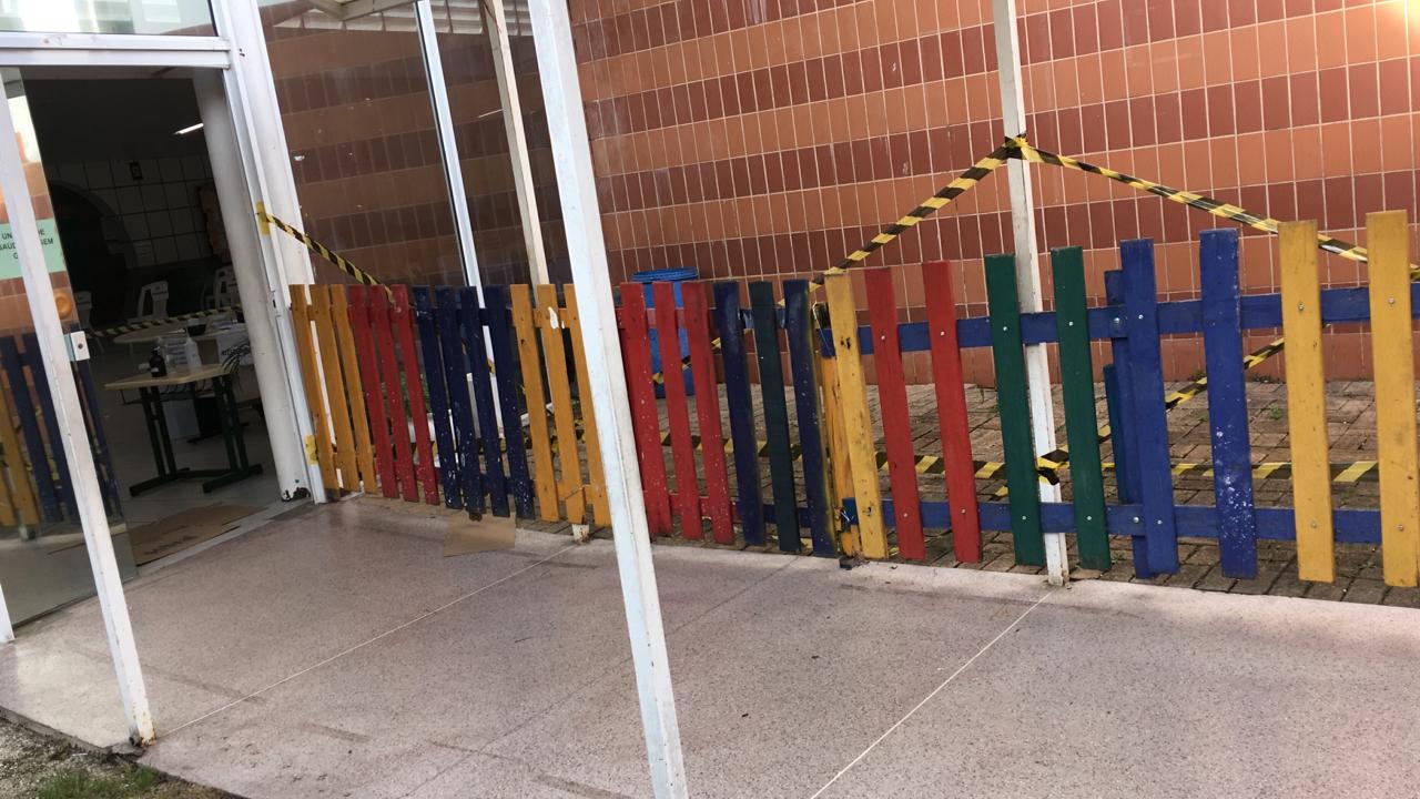 Escola de Pinhais divide terreno com suspeitos de Covid-19
