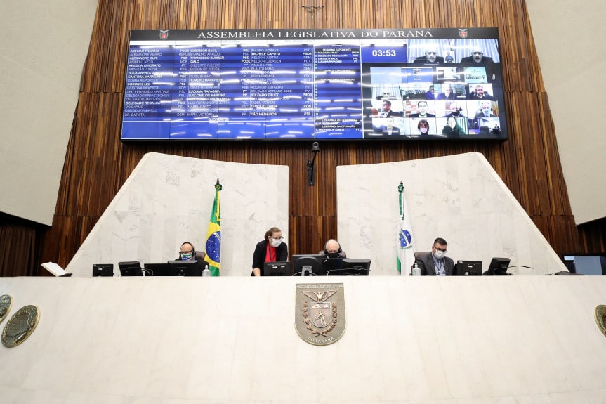 Congelamento de salário dos servidores do Paraná entra em pauta