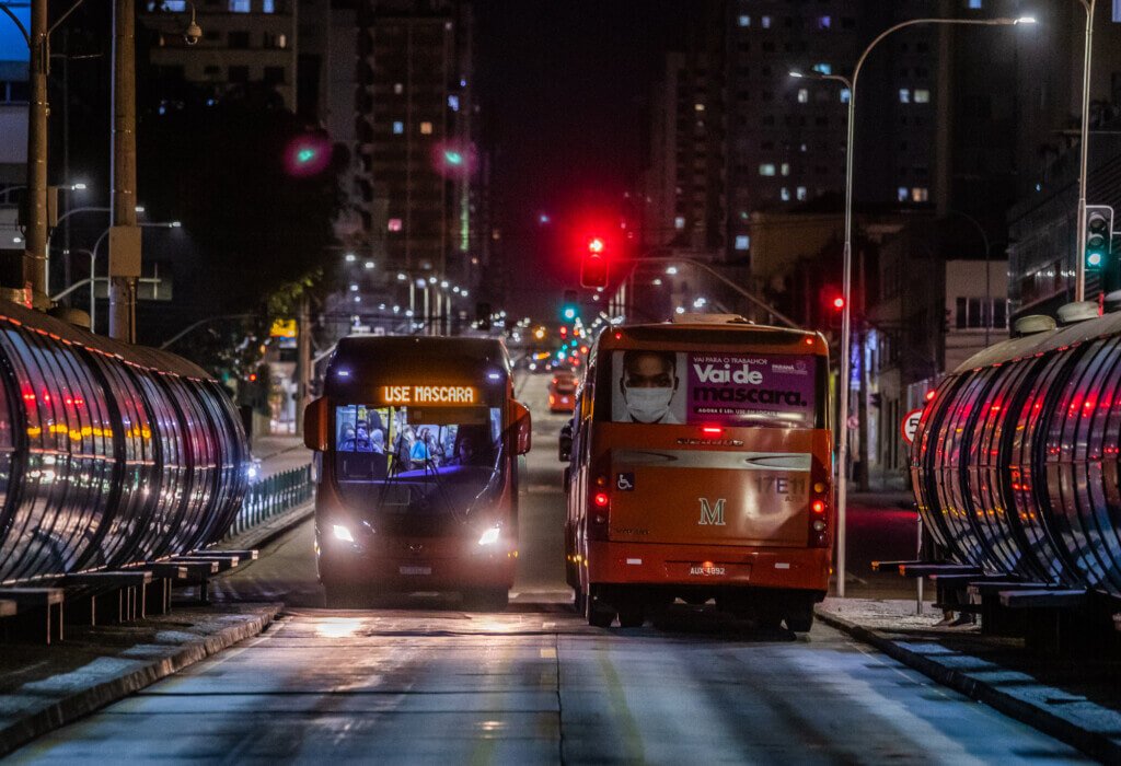 Os ônibus de Curitiba estão superlotados na pandemia?