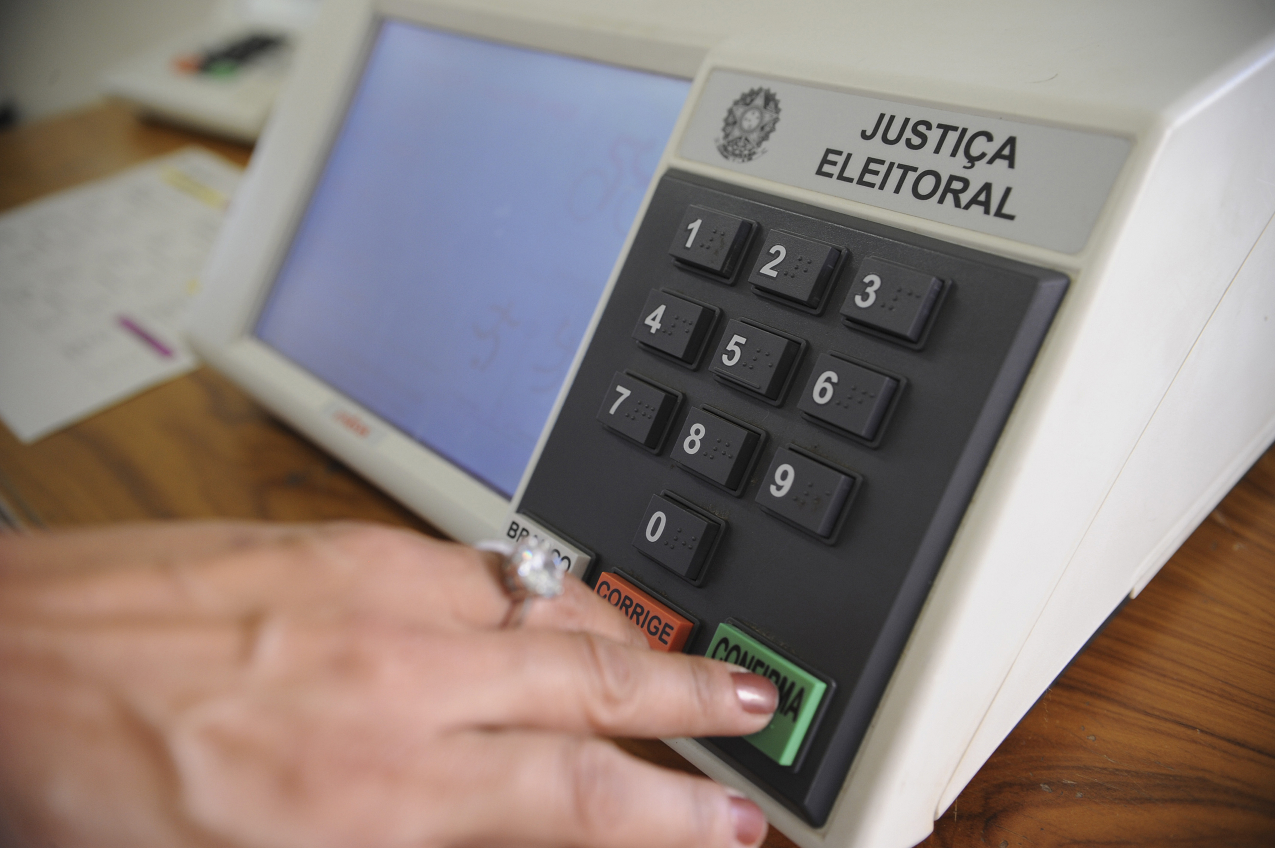 Mulheres querem mais espaço na política de Curitiba