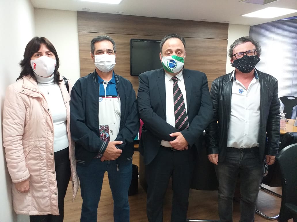 PR tem dinheiro para o funcionalismo, dizem sindicatos