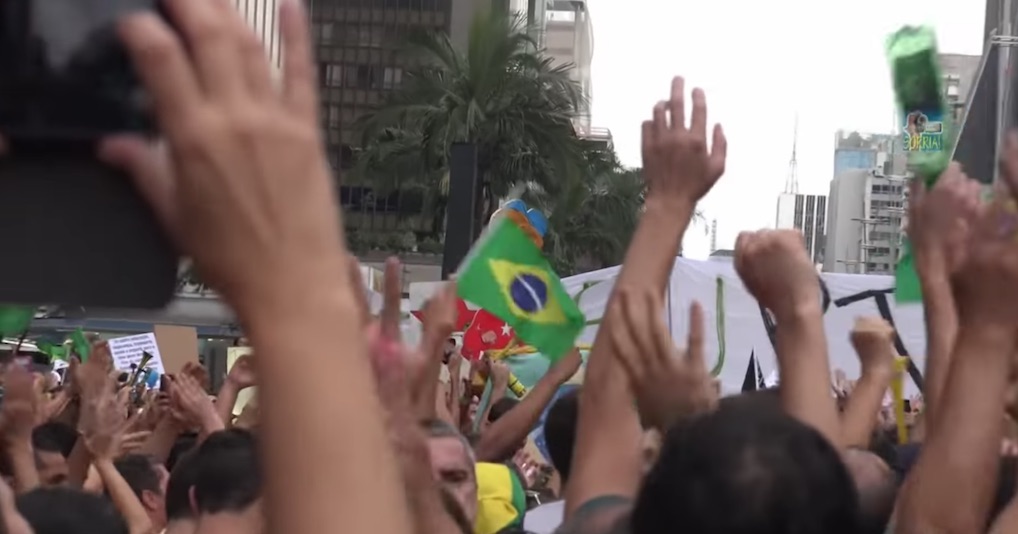 Documentário “Pulsão” analisa o papel das redes sociais na política brasileira
