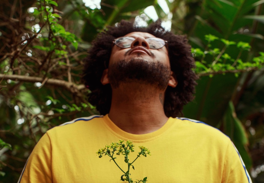 Live de Emicida abre versão on-line e gratuita do Festival de Teatro