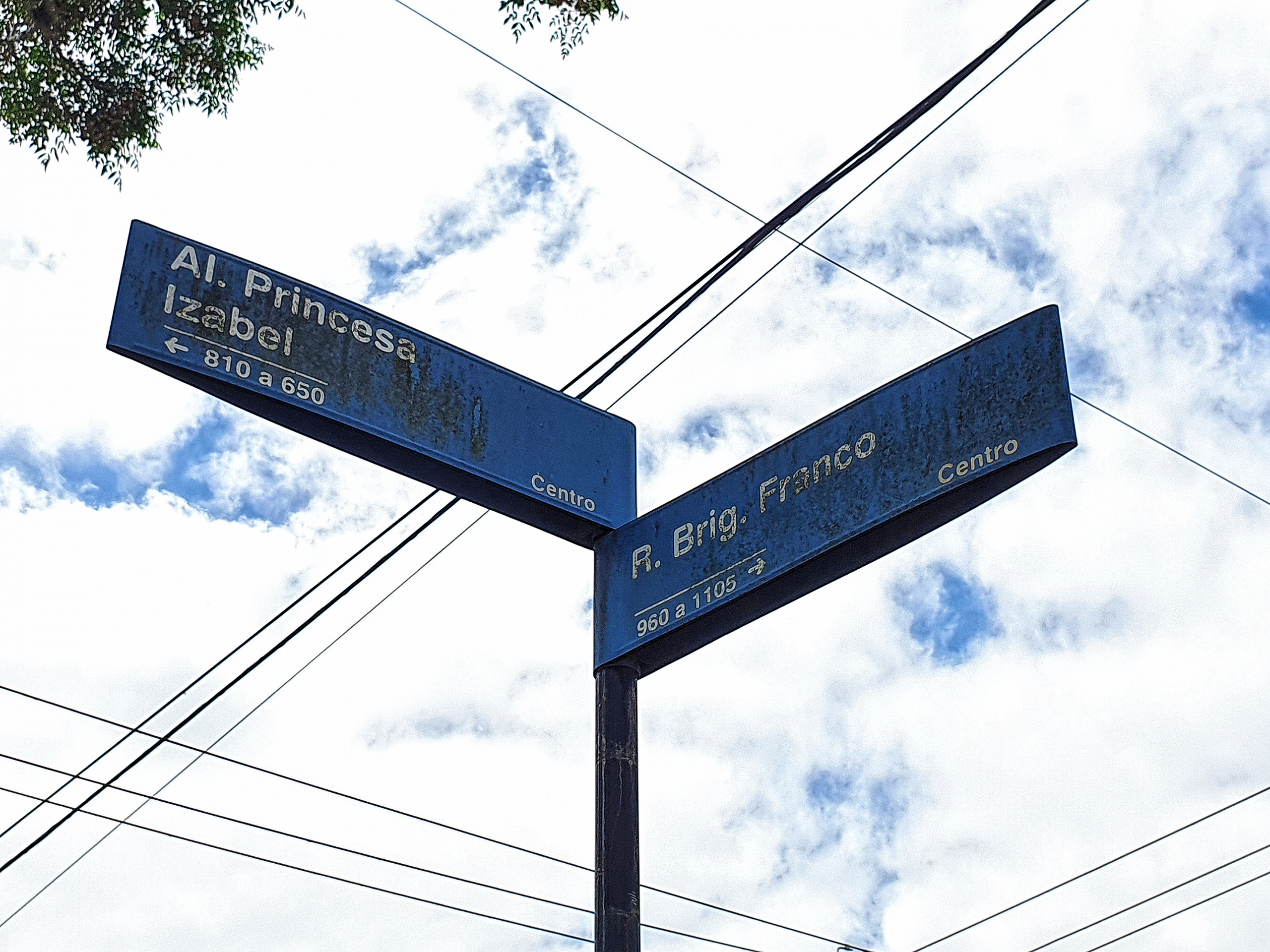 Machismo nas ruas: só 7,5% das vias de Curitiba homenageiam mulheres