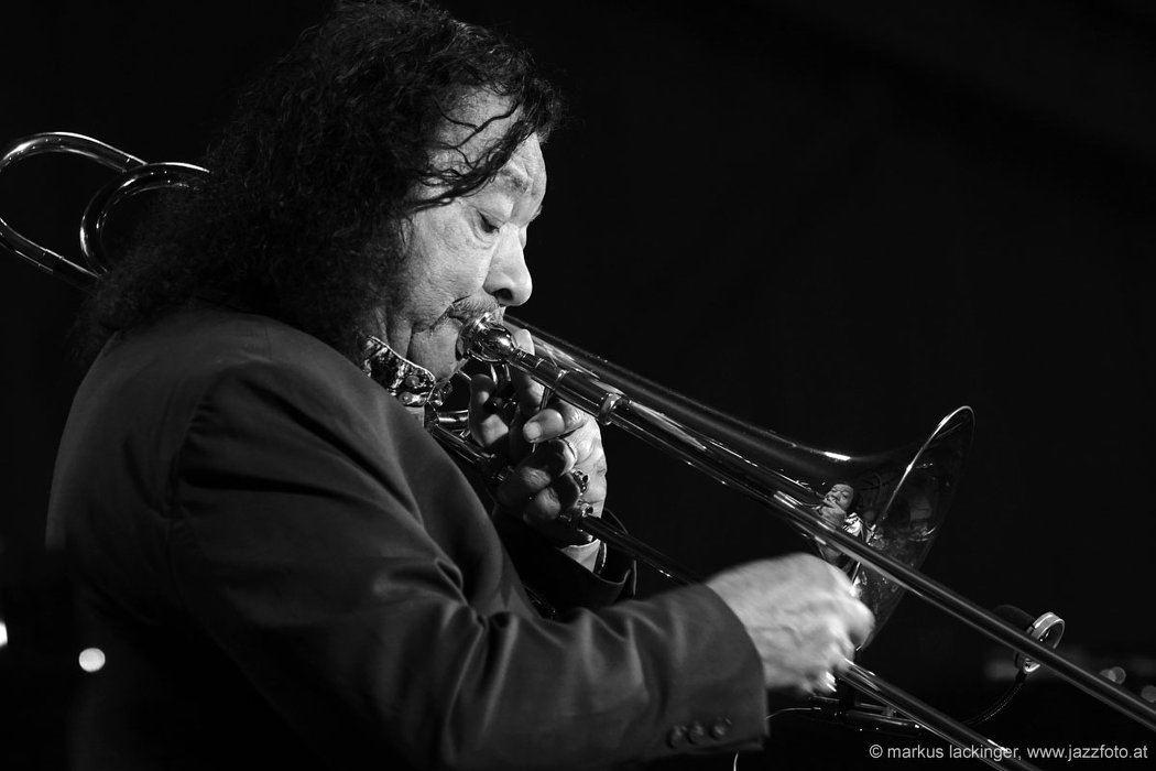Um trombone no Beco das Garrafas
