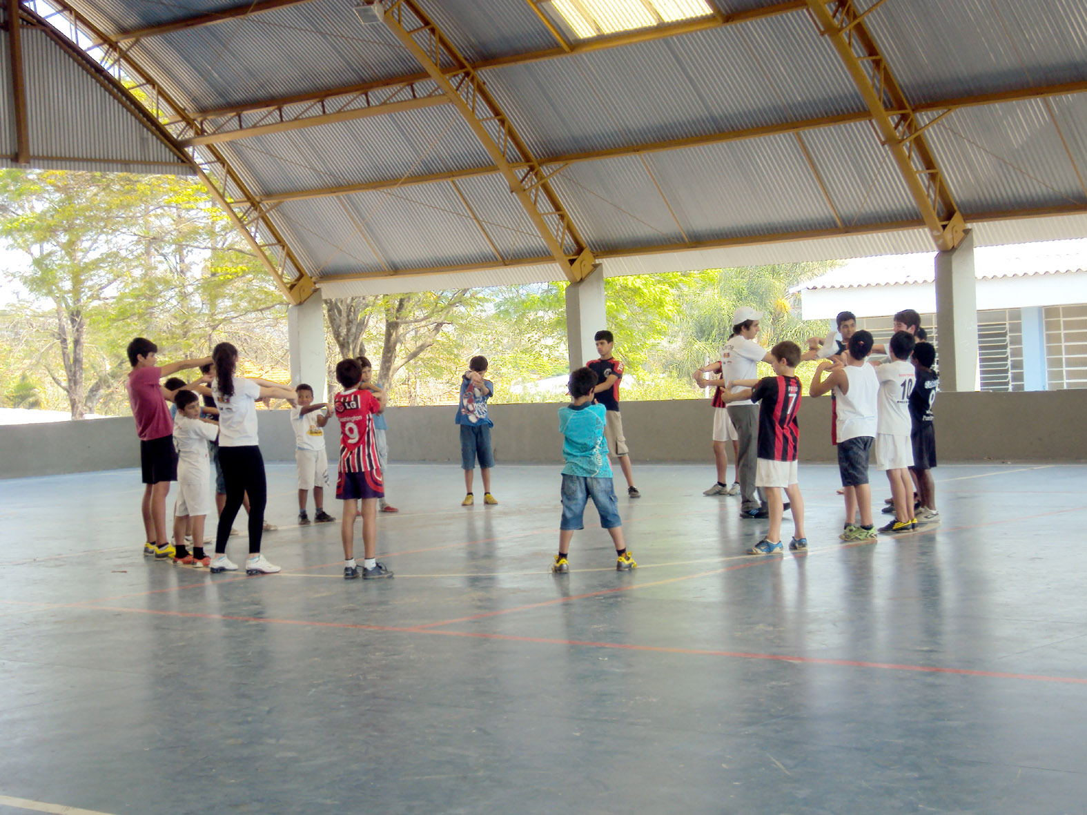 PR libera escolas para aulas presenciais extracurriculares