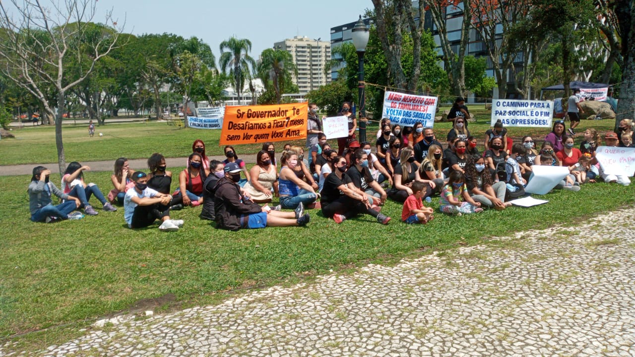 Familiares de presos pedem volta de sacolas e visitas