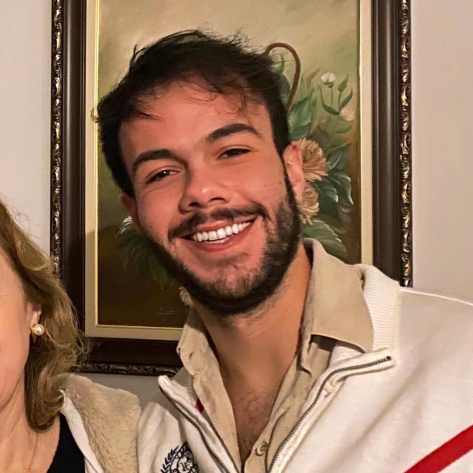 Médico morre após acidente em bar de Curitiba