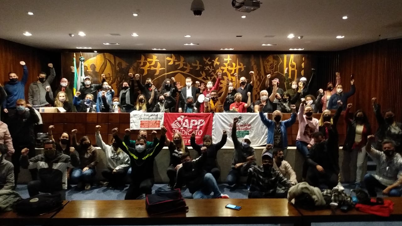 Professores ocupam Alep em protesto contra PSS