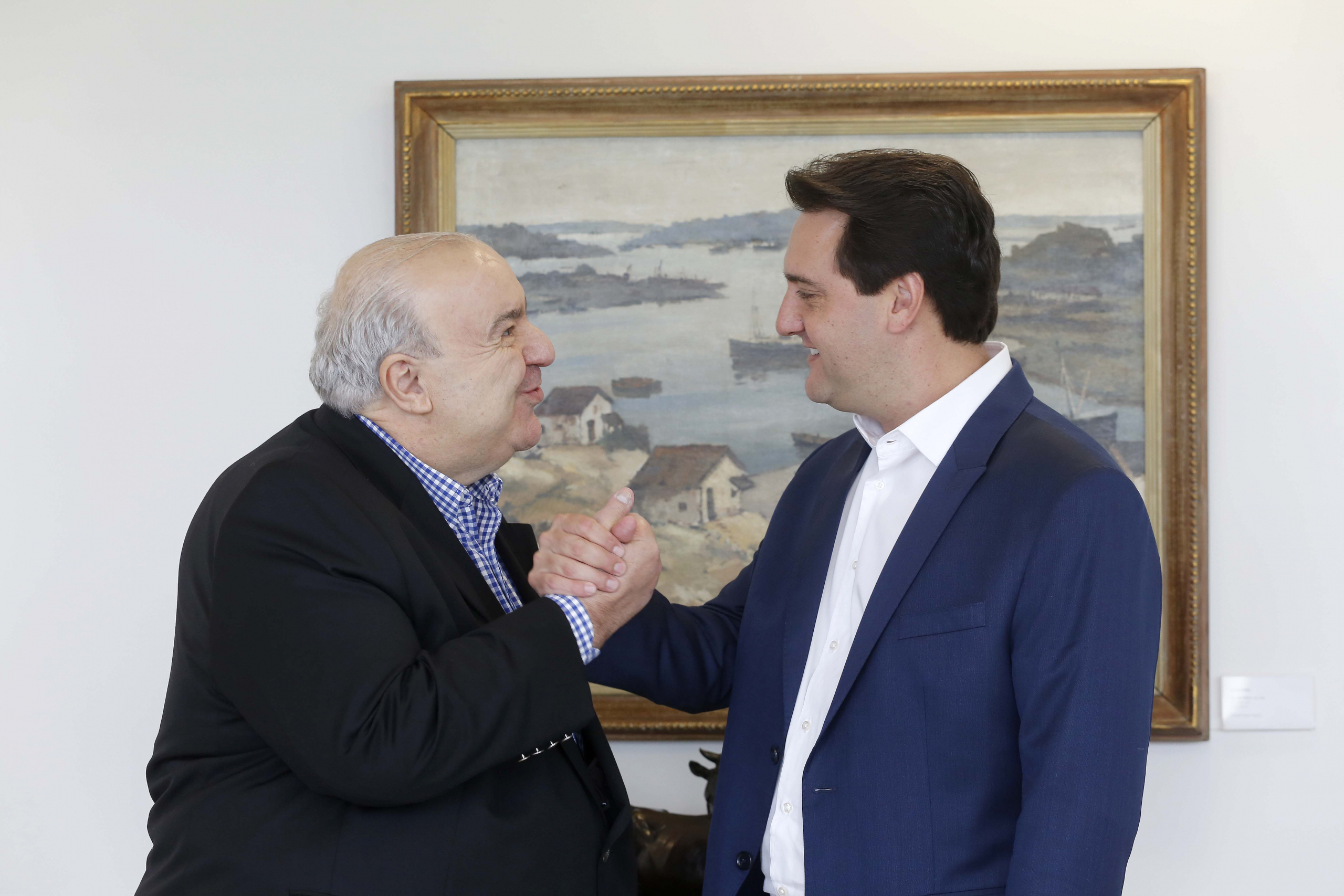 Ratinho Jr. faz a feira na eleição e fica mais forte para 2022