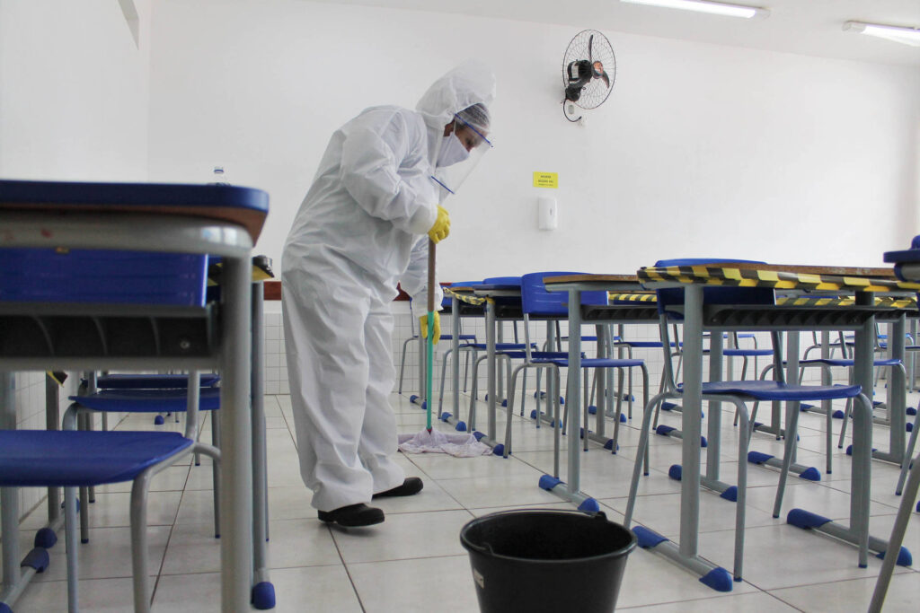 Curitiba libera aulas presenciais em escolas particulares