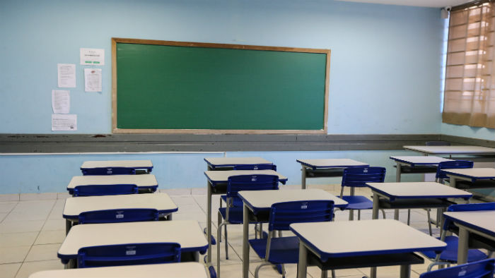 Comunidade escolar aprova militarização de 186 colégios; processo é contestado