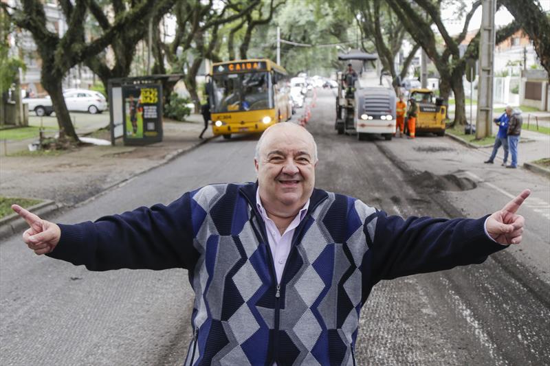 Greca reeleito