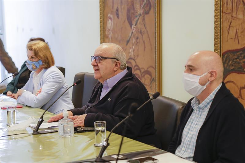 Queda de braço entre Greca e dados irá determinar se Curitiba volta à bandeira laranja