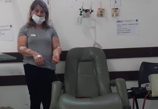 Com UPA cheia, internação por Covid leva 6h