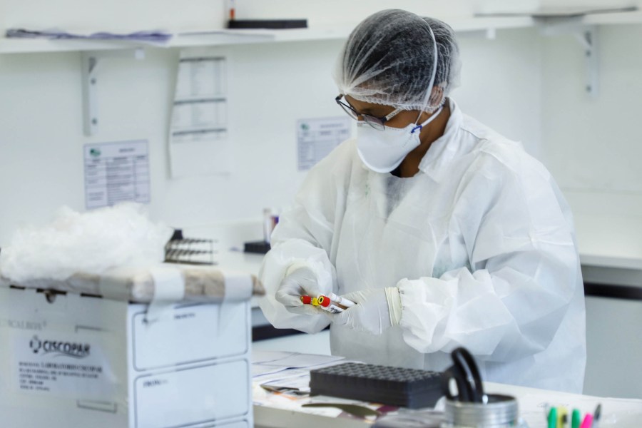 Curitiba tem 250 suspeitos de reinfecção por coronavírus