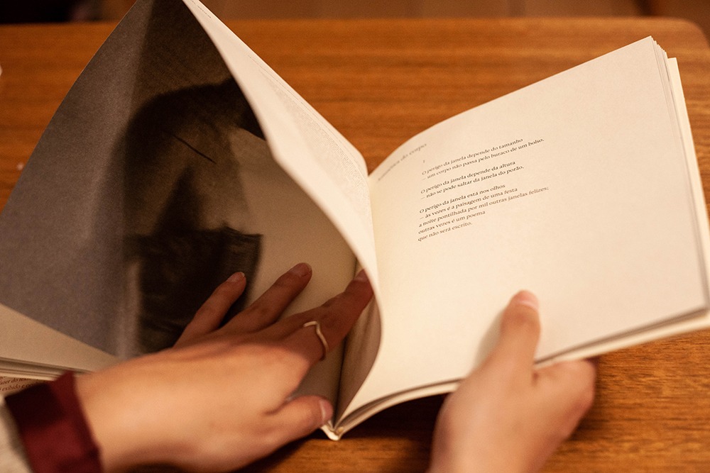 Dar livro de presente é bom. De editoras locais, melhor ainda