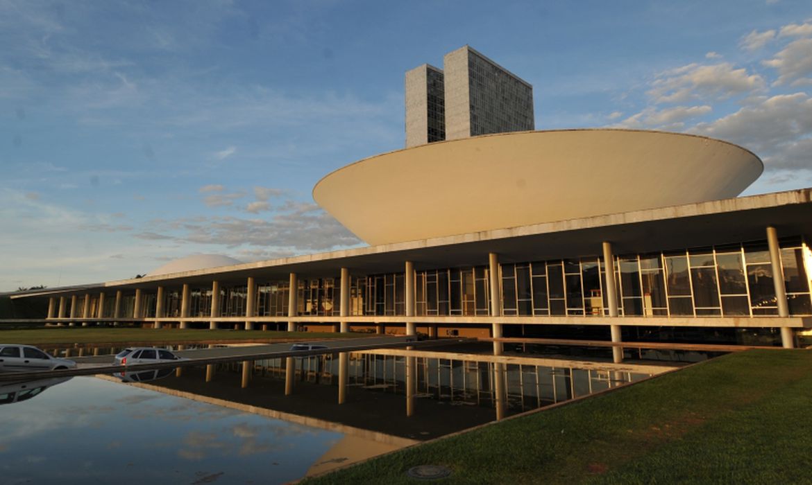 Prefeitos se mobilizam contra PEC Kamikaze