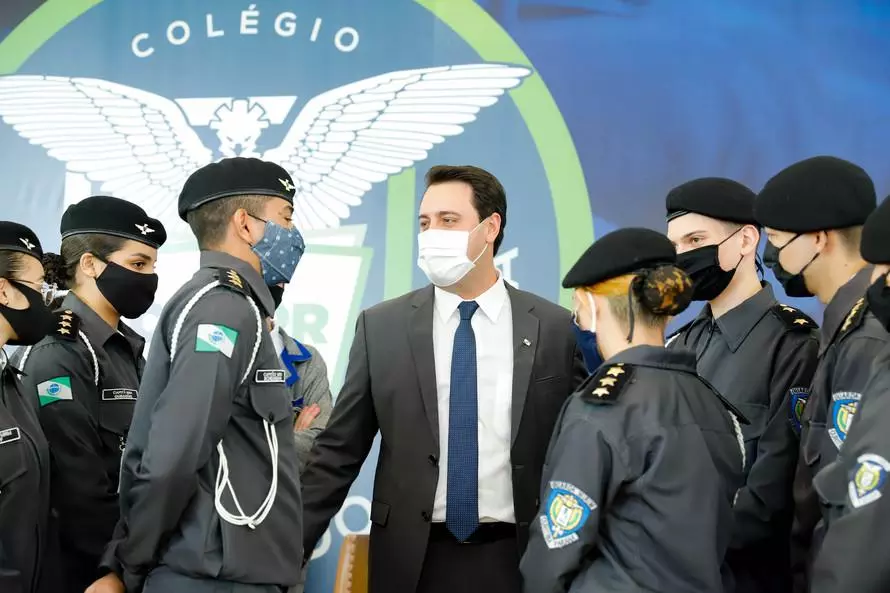Colégios cívico-militares completam um ano no Paraná