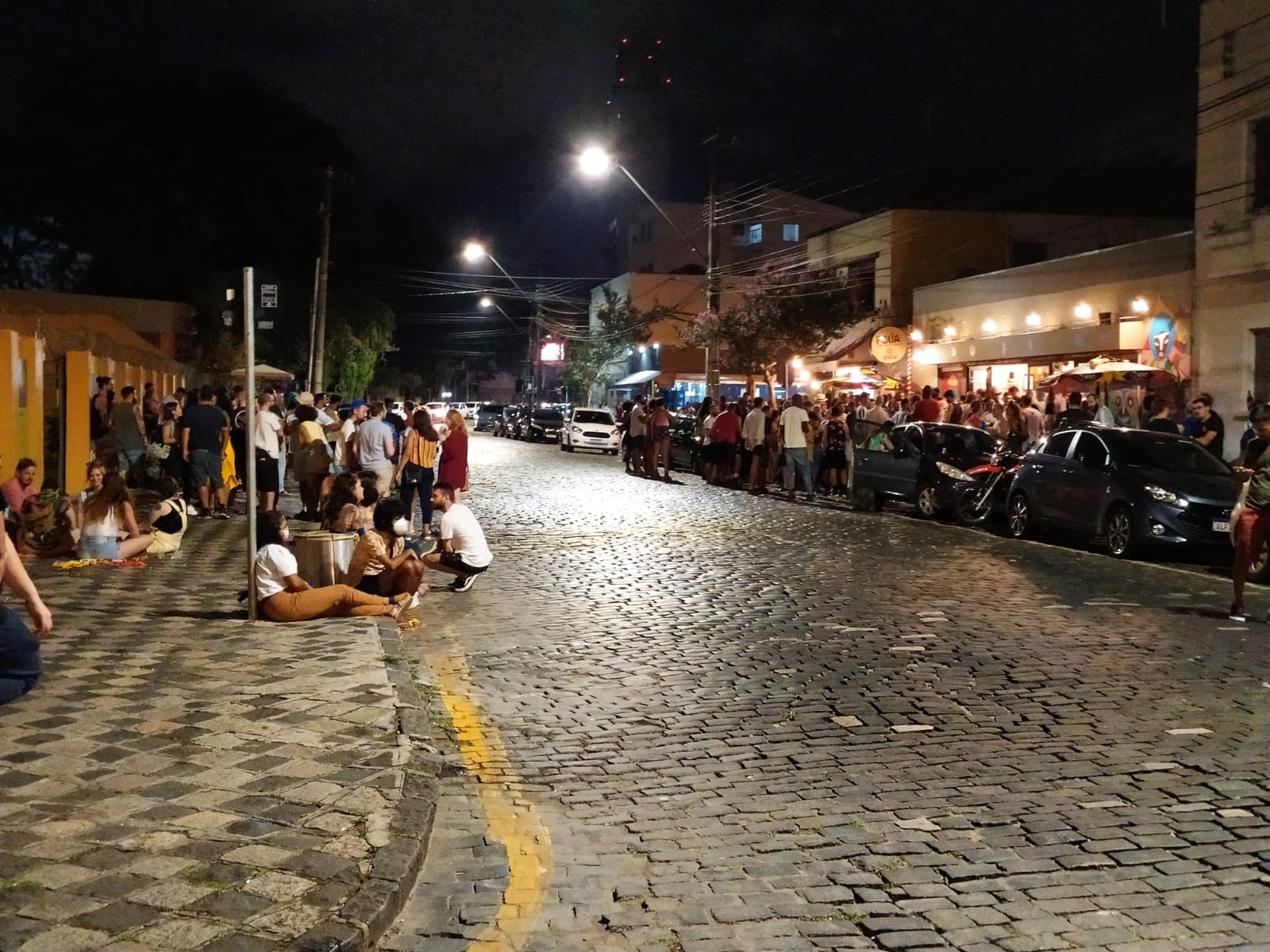 4 bares em Curitiba para fechar a noite do melhor jeito possível