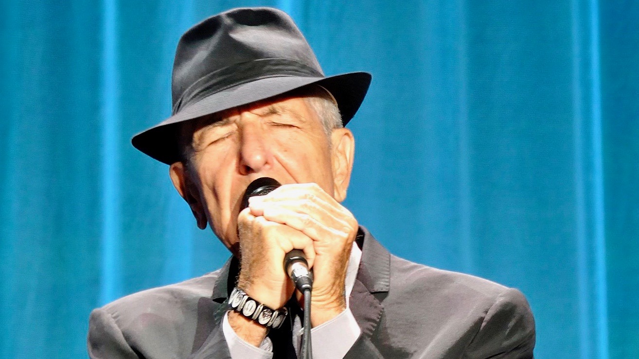 Leonard Cohen faz acerto de contas com o passado no livro “A chama”