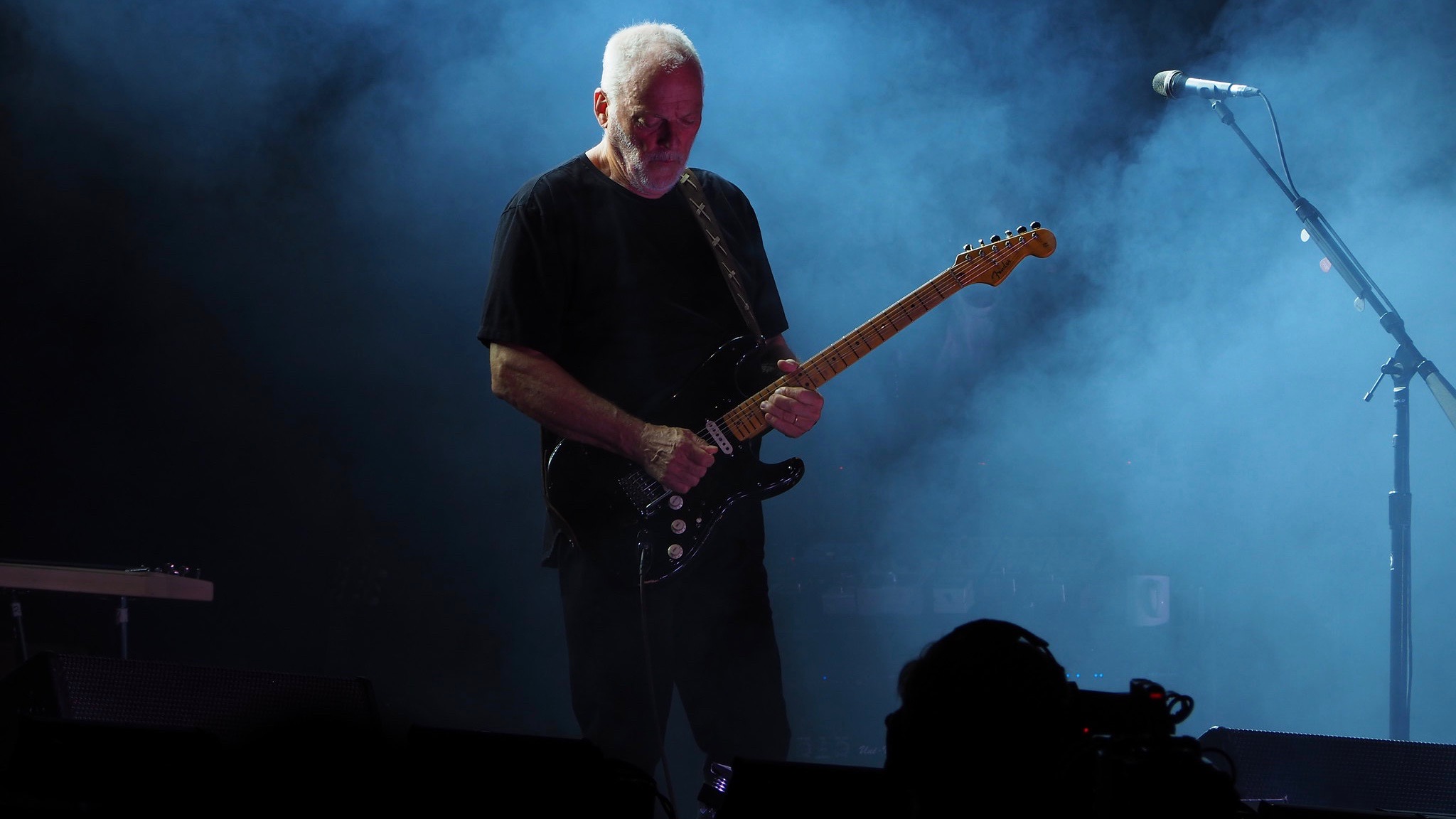 Pink Floyd lança "Hey Hey Rise Up", música inédita em apoio à Ucrânia