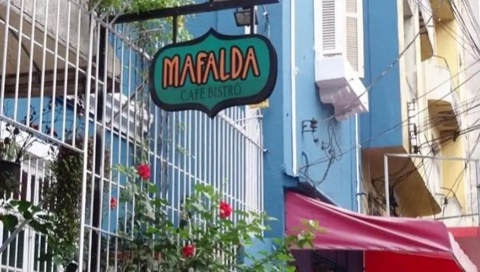 Café Mafalda reabre renovado após incêndio