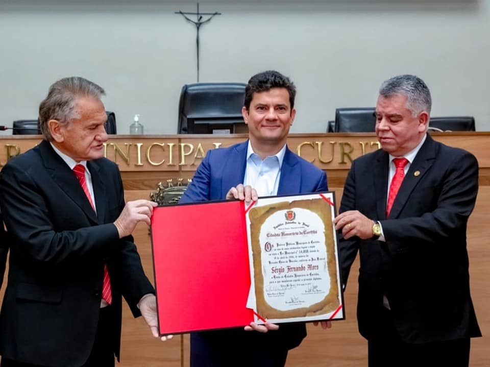 Com 6 anos de atraso, e sem a mesma fama, Sergio Moro vira cidadão honorário de Curitiba
