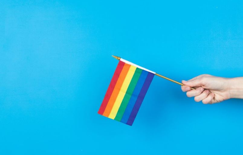 Ativistas lançam campanha para implantação de casa de acolhimento para população LGBTQIA+ em Curitiba