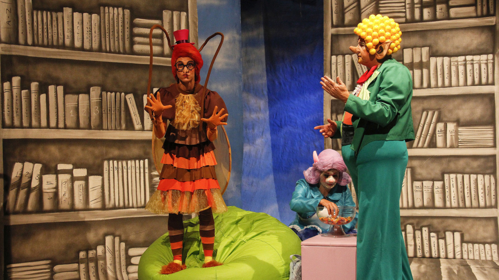Espetáculo infantil "EBA! A Extraordinária Biblioteca de Alexandria", da Alameda Cia. Teatral