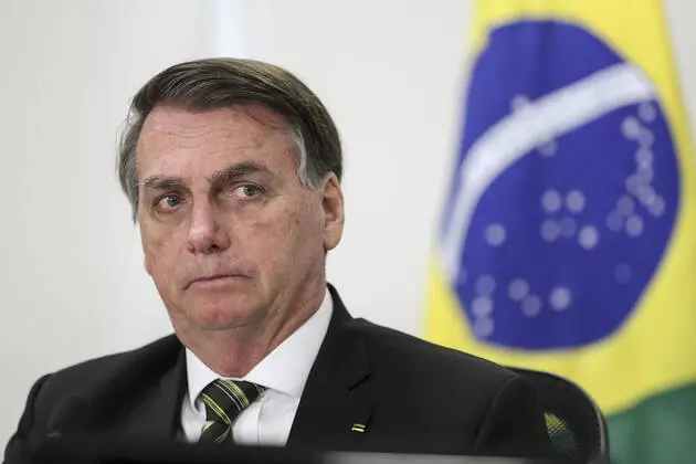 Bolsonaro agride youtuber após ser chamado de “tchutchuca do Centrão”