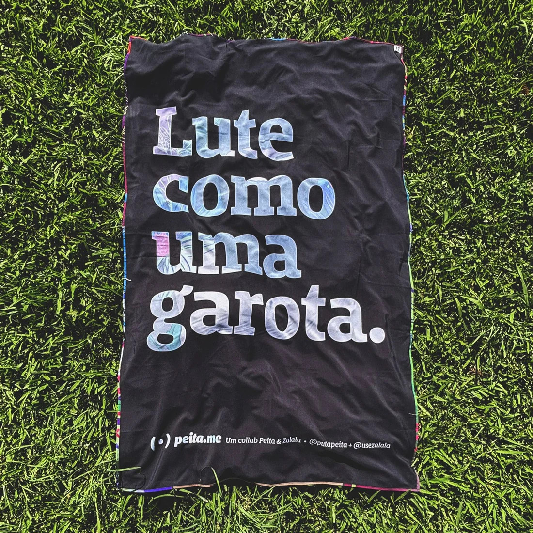 Canga com mensagem feminista? Tem, sim senhor