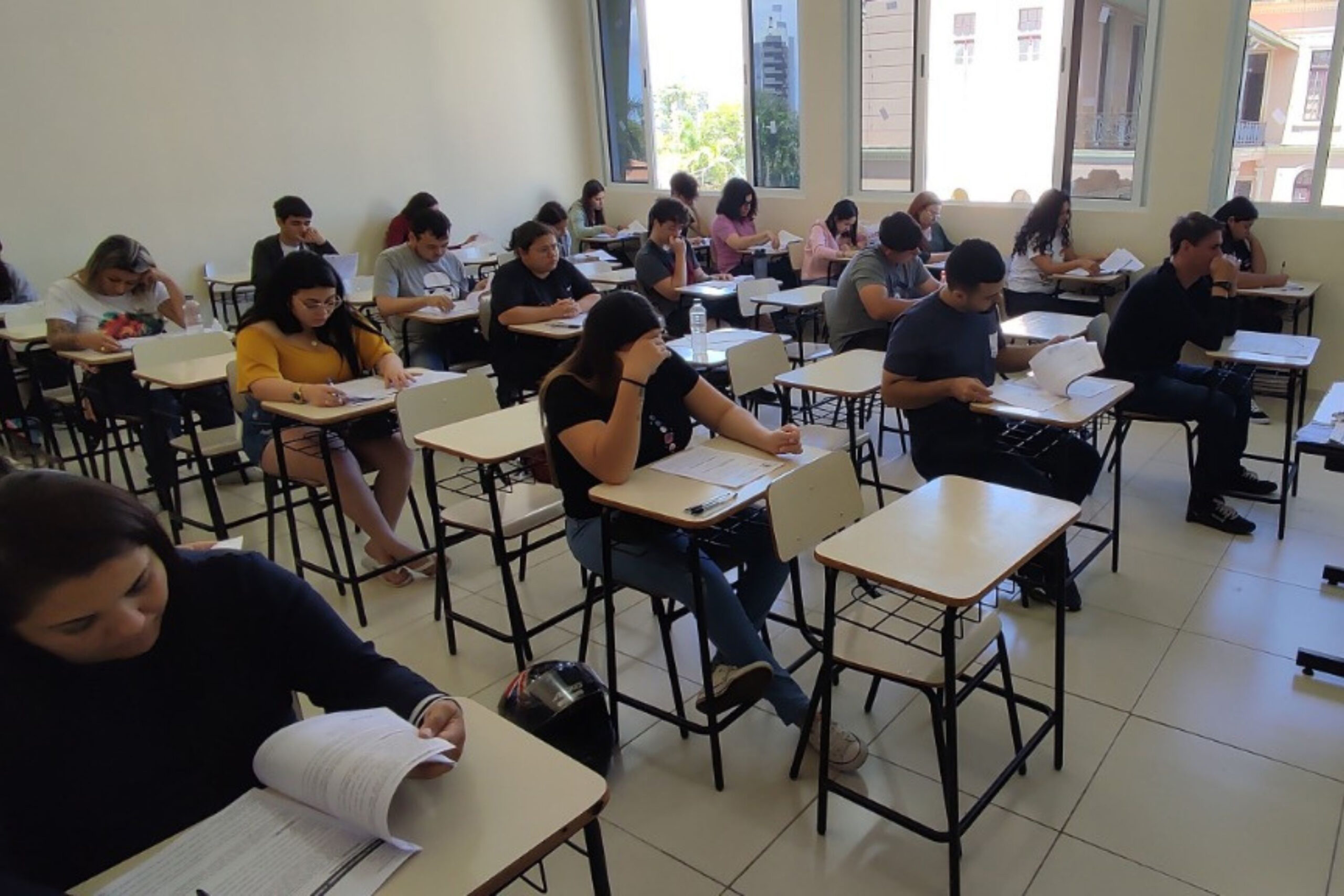 Unespar reajusta valores de taxas e abre concurso para 86 vagas