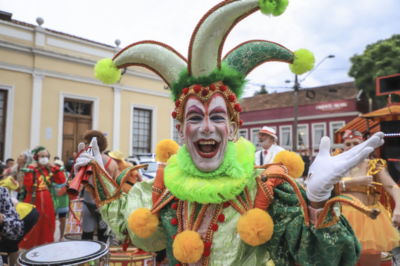 Lojas de fantasia ainda têm peças disponíveis para o carnaval