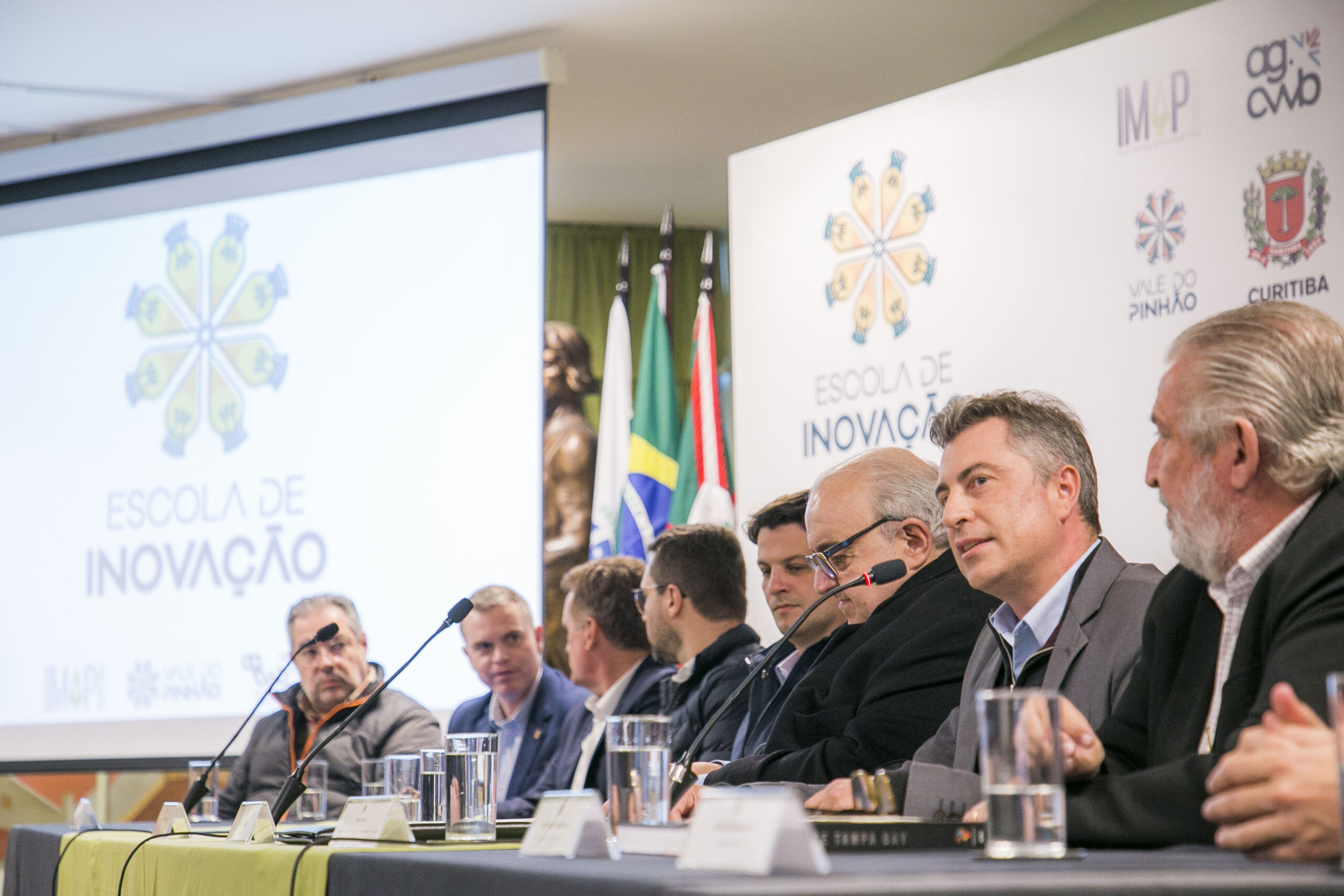 Greca dá "jeitinho" para criar Secretaria de Inteligência Artificial