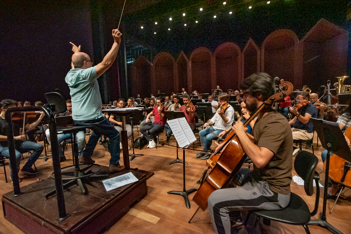Orquestra Sinfônica abre temporada com "Floresta do Amazonas", de Villa-Lobos