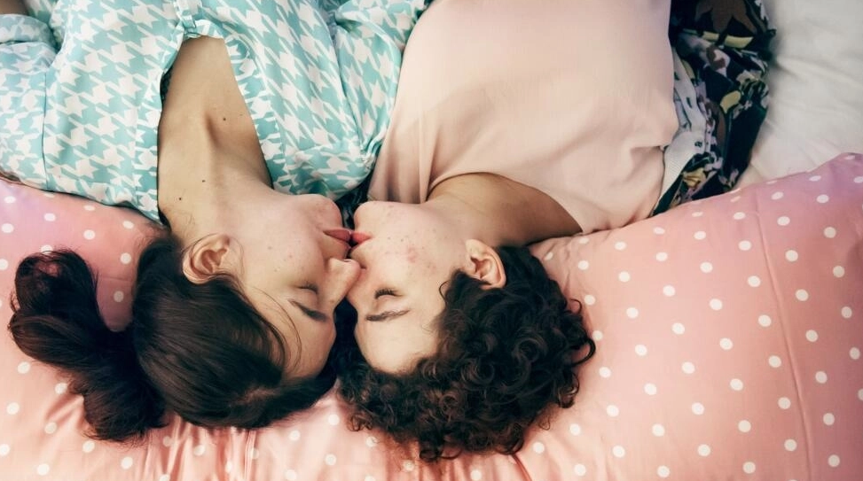 STF decide que só uma mãe em relação homoafetiva terá licença-maternidade