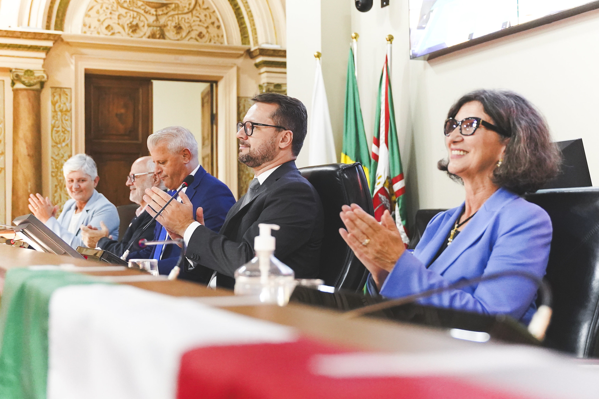 Câmara reajusta auxílio-creche e auxílio-saúde de servidores