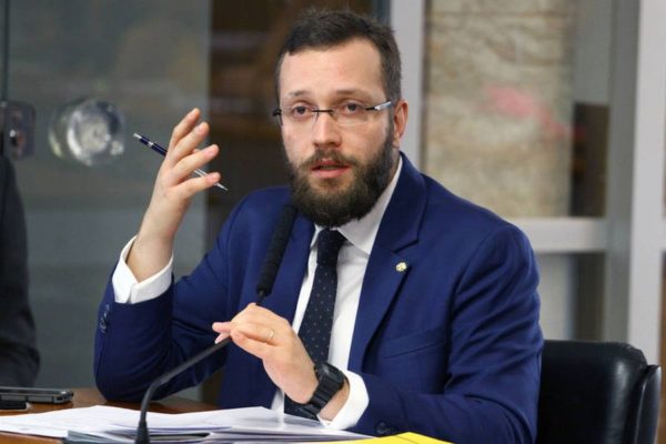 Quatro deputados do Paraná votam por tirar mandante de morte de Marielle da cadeia