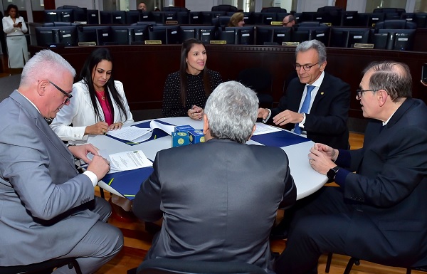 Frigorífico terá de pagar R$ 1,5 milhão porque não dava tempo para funcionários se trocarem