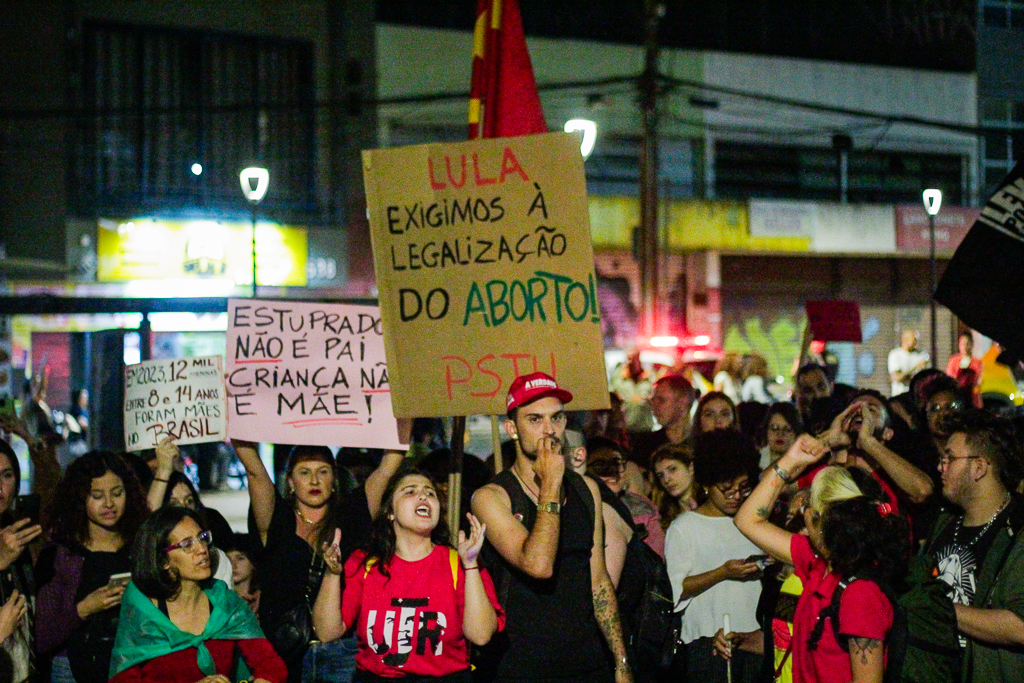Veja o que os candidatos a prefeito de Curitiba dizem sobre o PL do Aborto