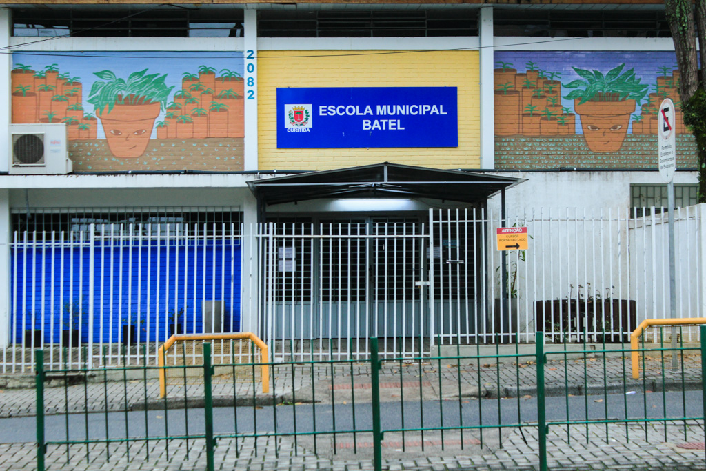 Greca quer mais vagas para auxiliar de serviços escolares em Curitiba