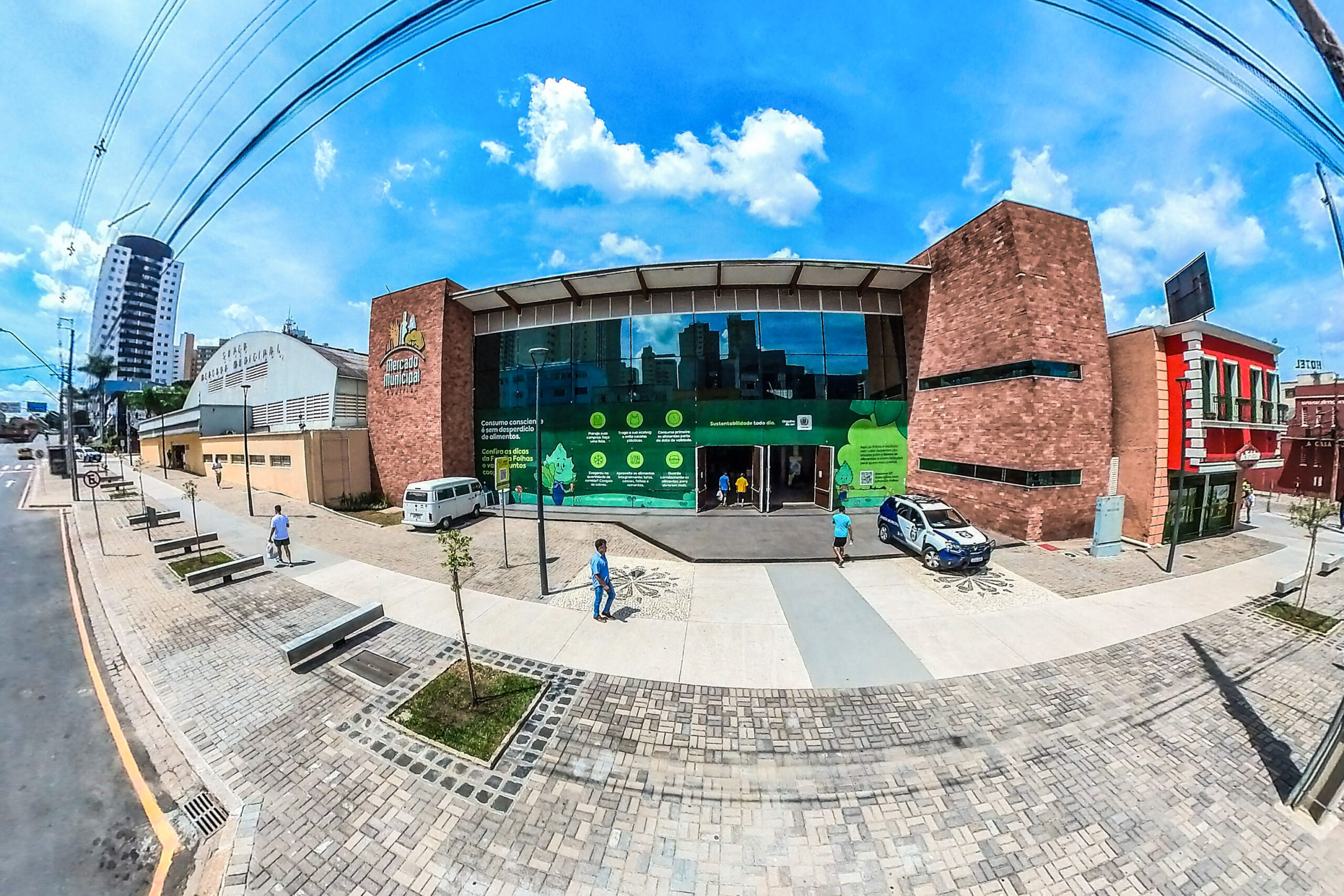 Prefeitura reajusta estacionamento do Mercado Municipal e cobra bicicletas