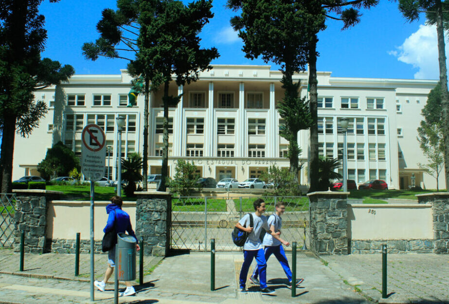 Escolas estaduais têm até 09 de agosto para inscrever projetos na rede clubes de ciência