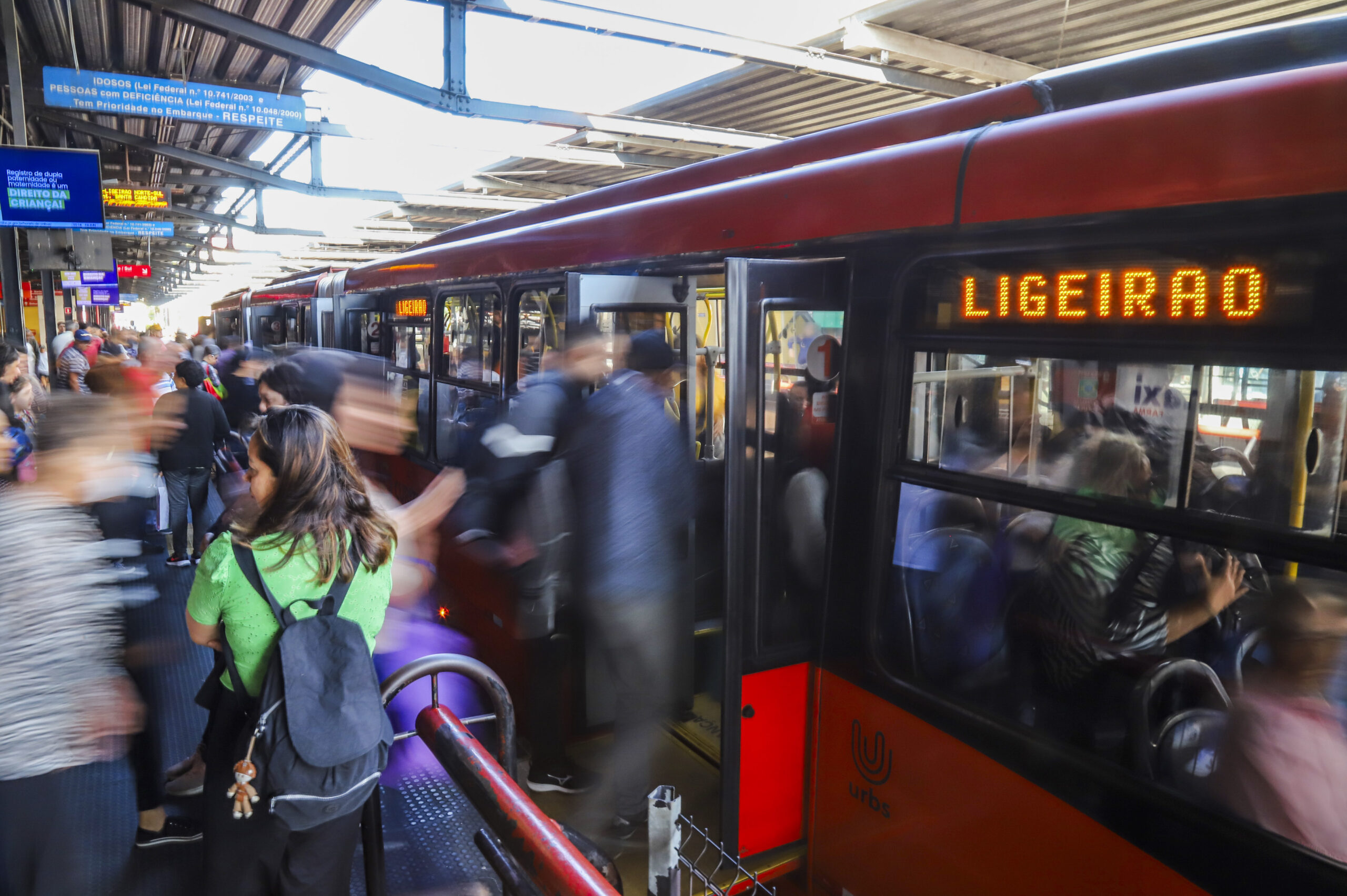 O que aconteceria em Curitiba se o ônibus tivesse tarifa zero?