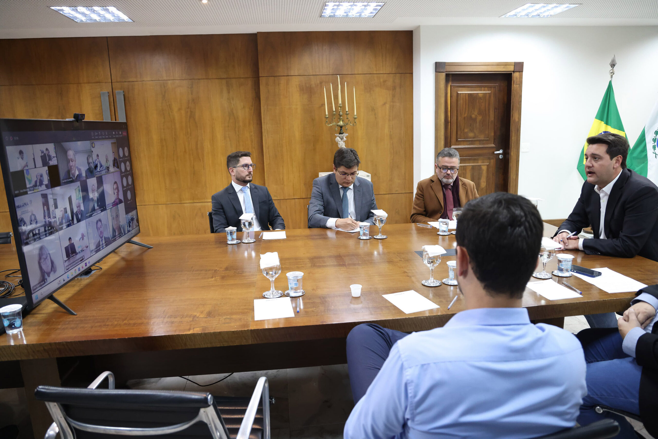 Ocupação de terras por indígenas causa atrito entre Ratinho e governo Lula