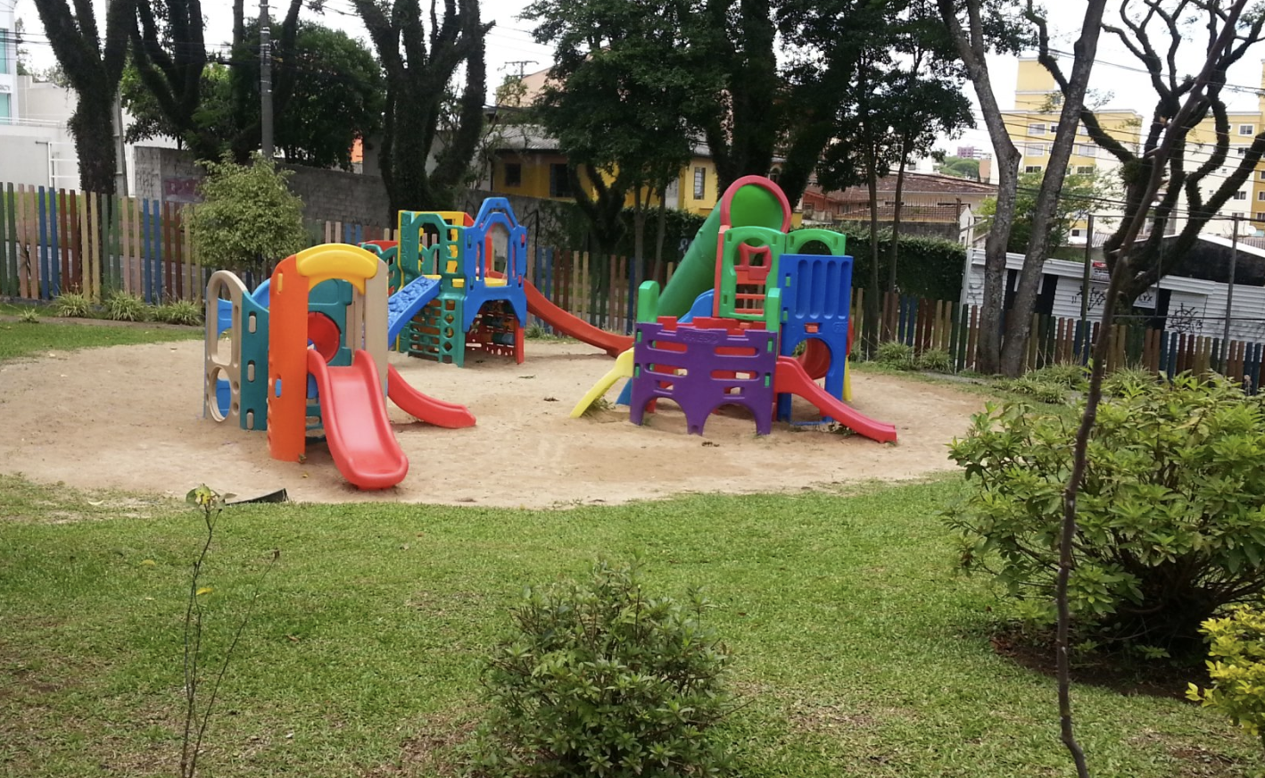 Curitiba gasta R$ 1,5 mi por ano com "escolas clandestinas"